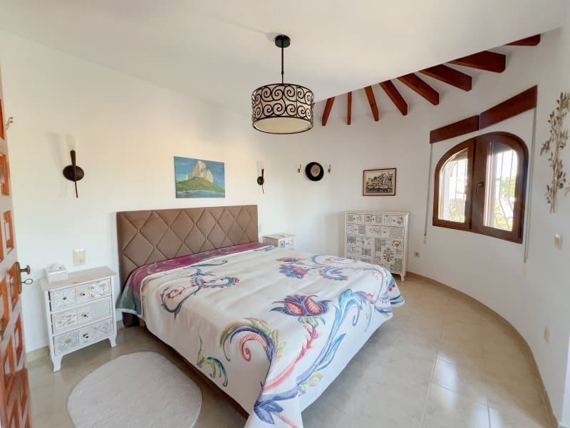4 bedroom Villa for sale in Calpe / Calp with garage - € 790,000 (Ref: 9311308)