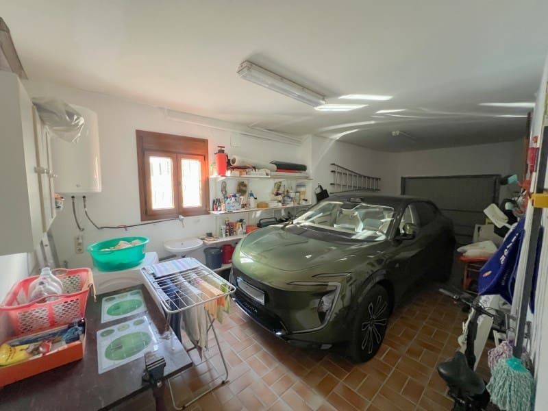 4 bedroom Villa for sale in Calpe / Calp with garage - € 790,000 (Ref: 9311308)