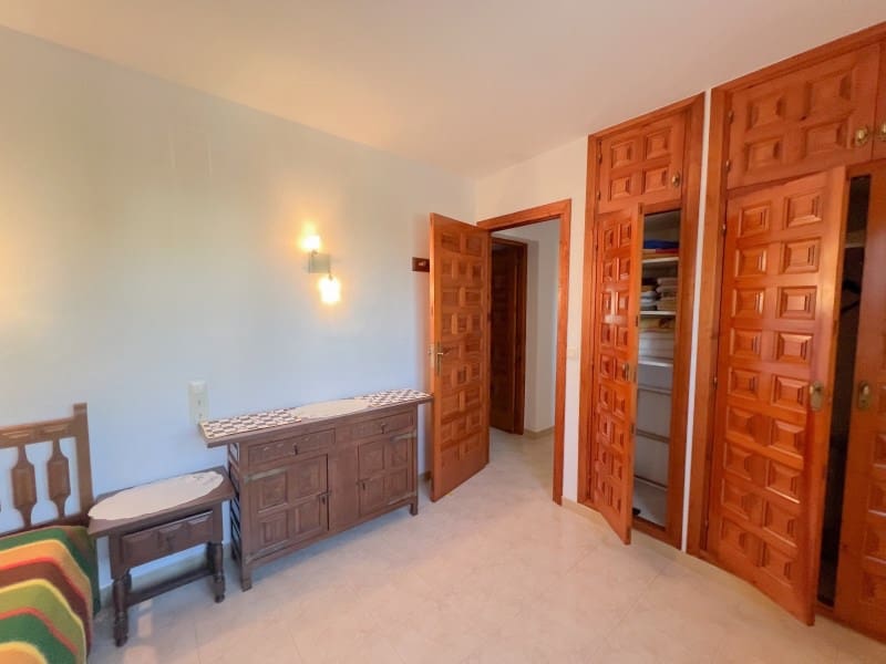 4 bedroom Villa for sale in Calpe / Calp with garage - € 790,000 (Ref: 9311308)