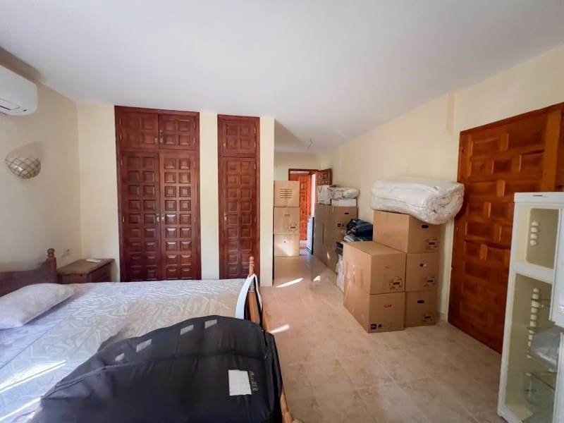 4 bedroom Villa for sale in Calpe / Calp with garage - € 790,000 (Ref: 9311308)