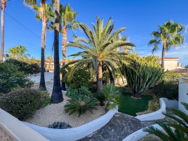 4 bedroom Villa for sale in Calpe / Calp with garage - € 790,000 (Ref: 9311308)