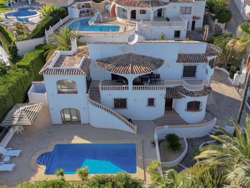 4 bedroom Villa for sale in Calpe / Calp with garage - € 790,000 (Ref: 9311308)