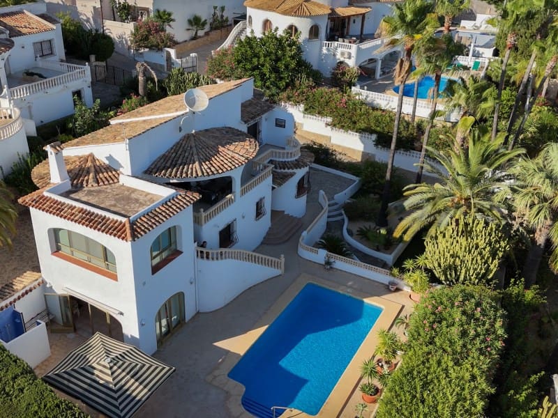 4 bedroom Villa for sale in Calpe / Calp with garage - € 790,000 (Ref: 9311308)