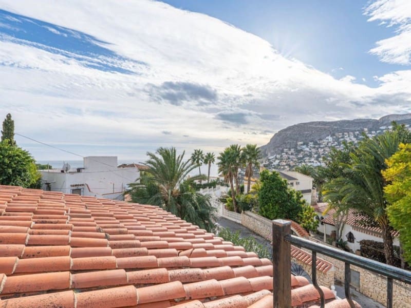 7 makuuhuone Huvila myytävänä paikassa Calpe / Calp mukana 
autotalli - 650 000 € (Ref: 9311310)