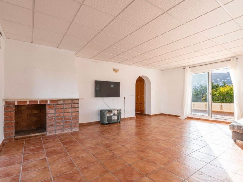 7 makuuhuone Huvila myytävänä paikassa Calpe / Calp mukana 
autotalli - 650 000 € (Ref: 9311310)