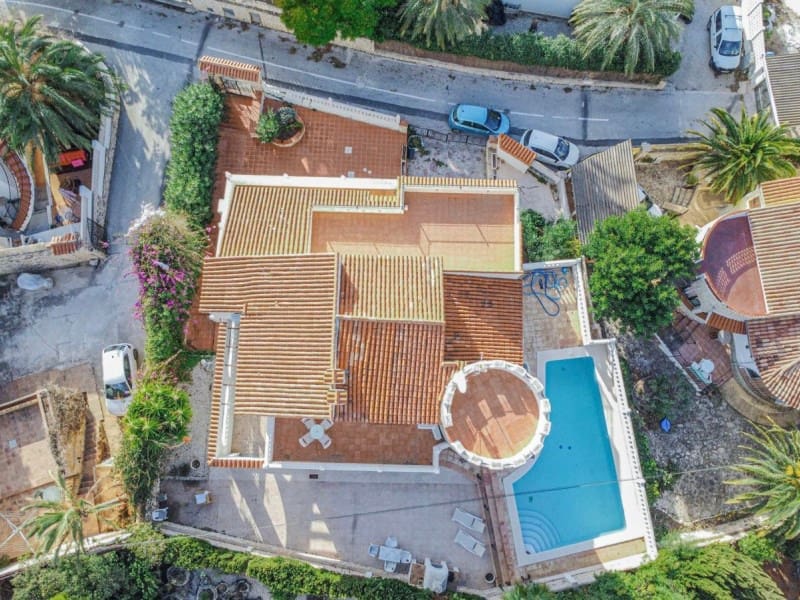 7 makuuhuone Huvila myytävänä paikassa Calpe / Calp mukana 
autotalli - 650 000 € (Ref: 9311310)