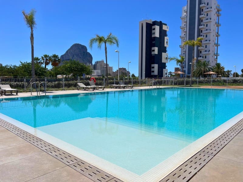 3 bedroom Apartment for sale in Calpe / Calp with pool - € 649,000 (Ref: 9312608)