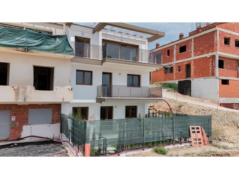 3 bedroom Townhouse for sale in La Nucia - € 450,000 (Ref: 9312617)