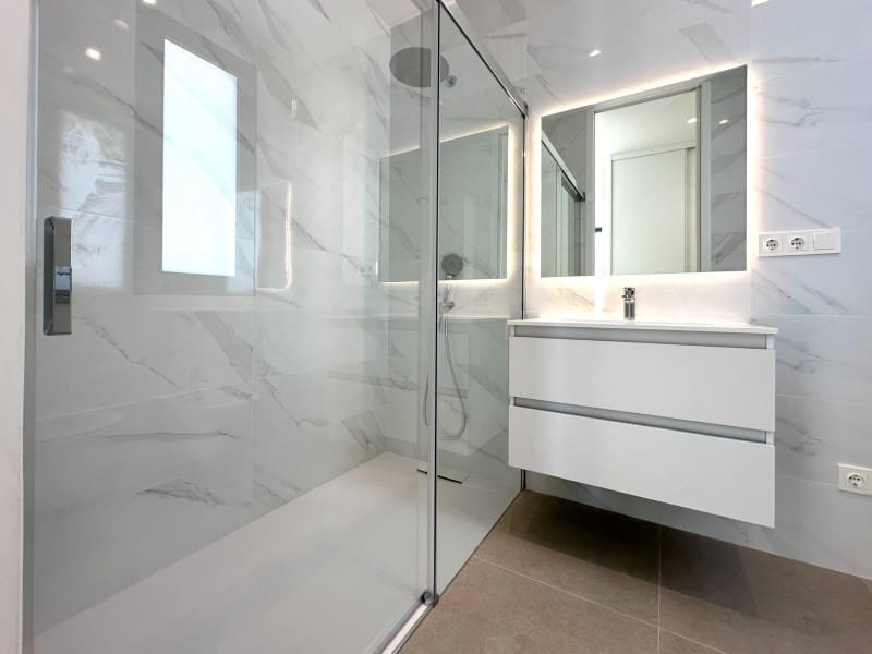 5 bedroom Villa for sale in Calpe / Calp with garage - € 3,900,000 (Ref: 9312618)