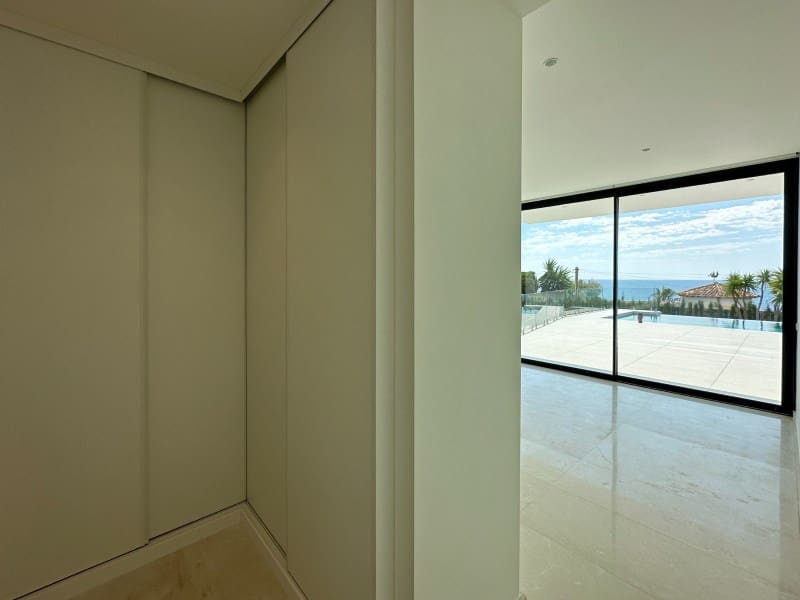 5 bedroom Villa for sale in Calpe / Calp with garage - € 3,900,000 (Ref: 9312618)