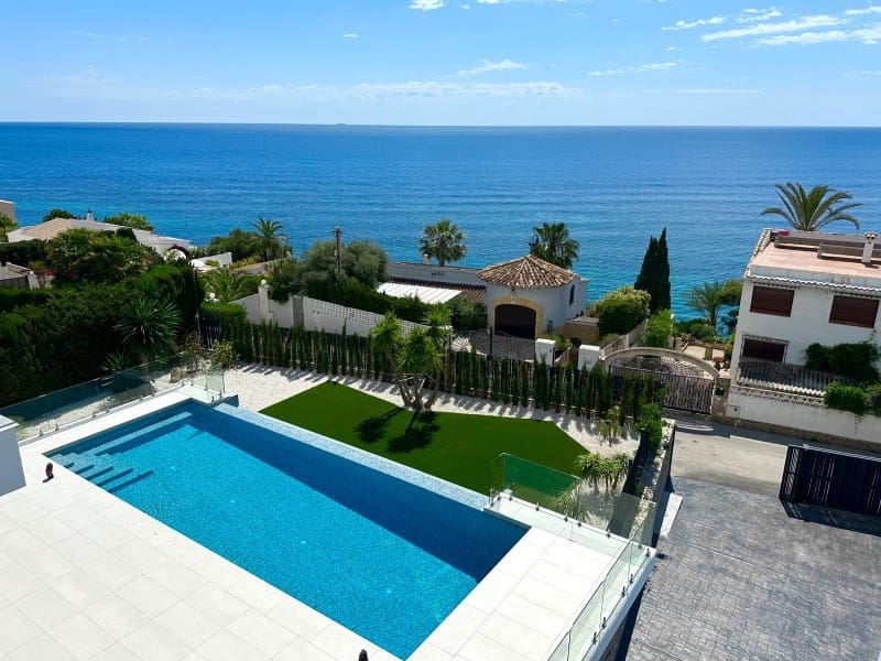 5 bedroom Villa for sale in Calpe / Calp with garage - € 3,900,000 (Ref: 9312618)