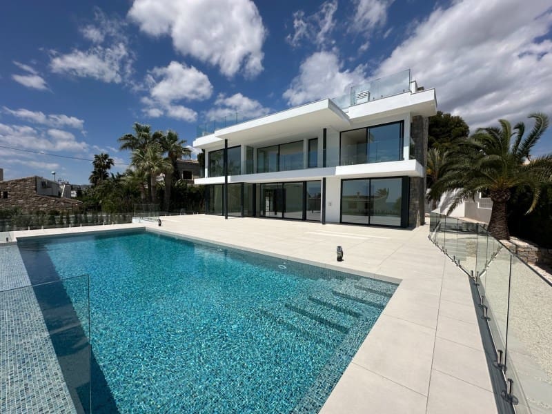 5 bedroom Villa for sale in Calpe / Calp with garage - € 3,900,000 (Ref: 9312618)