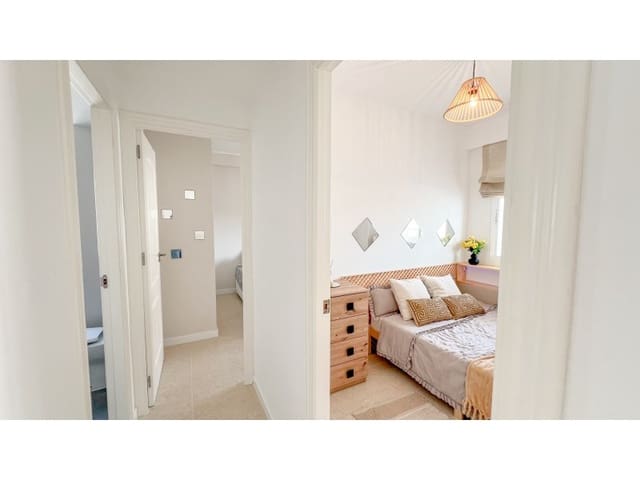 2 bedroom Apartment for sale in Puerto, Calpe / Calp - € 345,000 (Ref: 9312622)