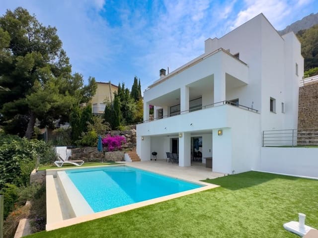 Chalet de 5 habitaciones en Oltamar - Cucarres, Calpe / Calp en venta con piscina - 1.575.000 € (Ref: 9312625)