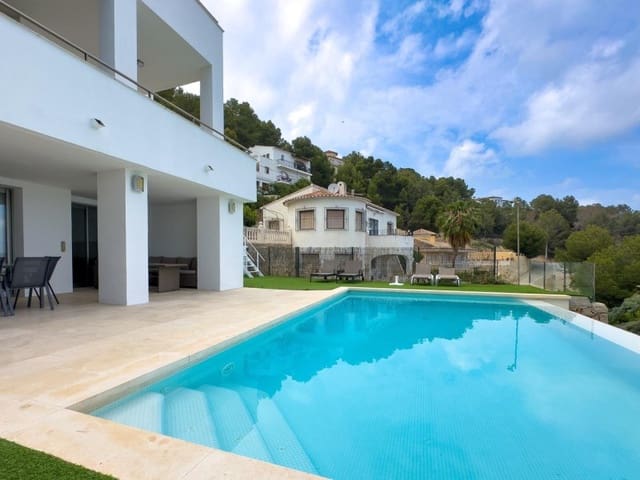Chalet de 5 habitaciones en Oltamar - Cucarres, Calpe / Calp en venta con piscina - 1.575.000 € (Ref: 9312625)