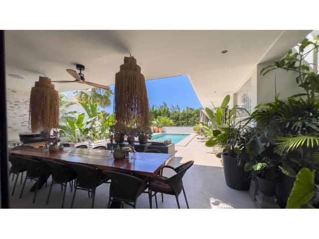 4 quarto Moradia para venda em Calpe / Calp com piscina garagem - 1 600 000 € (Ref: 9312631)