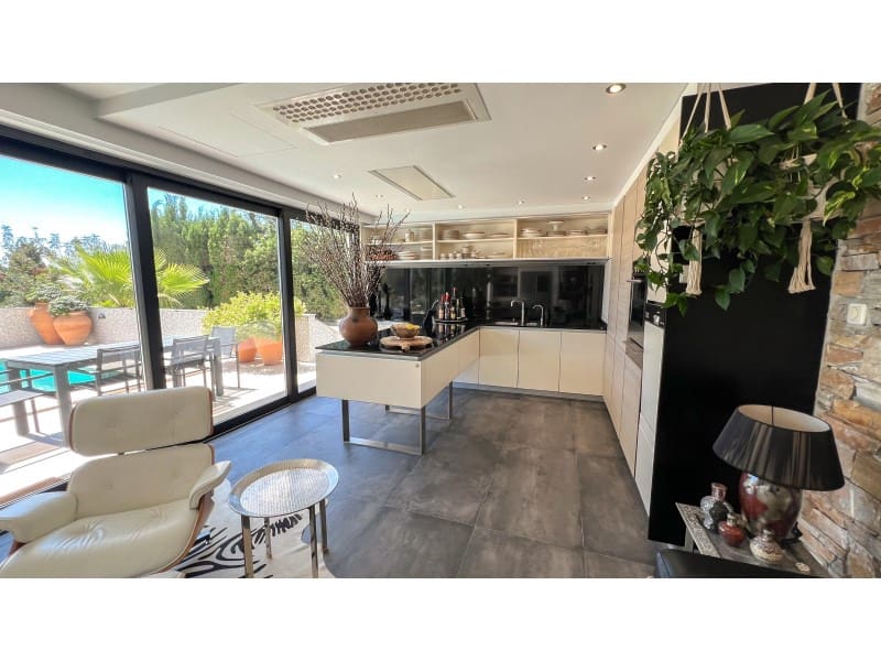 4 quarto Moradia para venda em Calpe / Calp com piscina garagem - 1 600 000 € (Ref: 9312631)