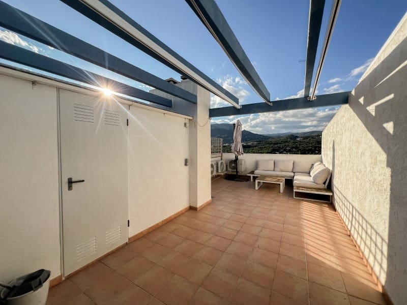 2 bedroom Apartment for sale in Calpe / Calp - € 254,900 (Ref: 9356772)