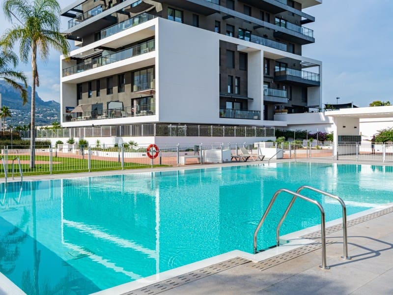 3 bedroom Apartment for sale in Calpe / Calp with garage - € 499,000 (Ref: 9359775)