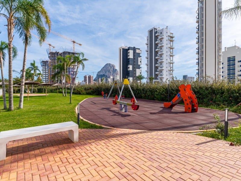 3 bedroom Apartment for sale in Calpe / Calp with garage - € 499,000 (Ref: 9359775)