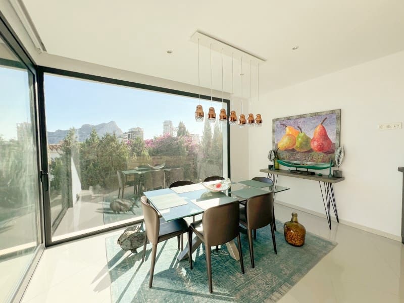 4 bedroom Villa for sale in Calpe / Calp - € 1,899,000 (Ref: 9362832)