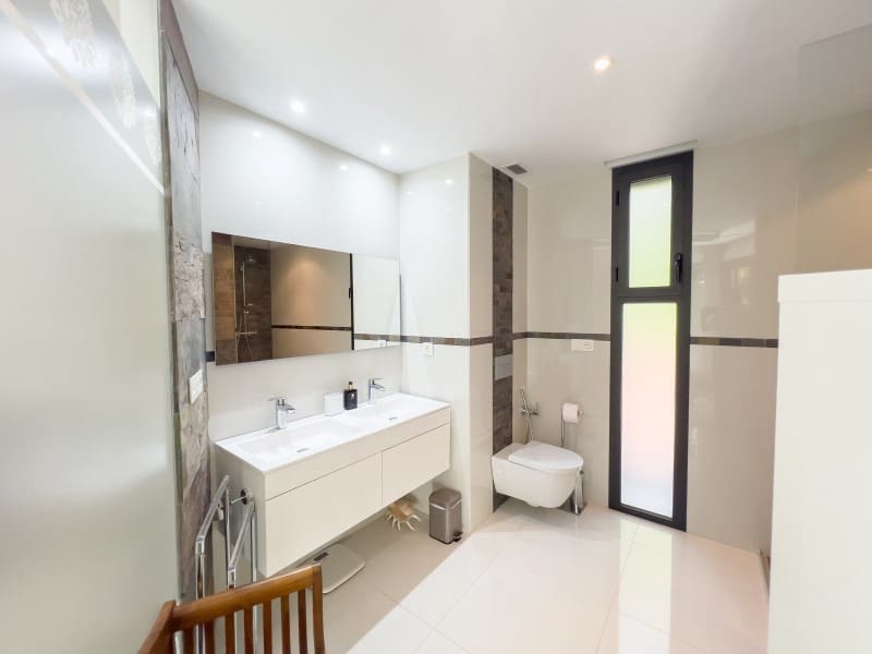 4 bedroom Villa for sale in Calpe / Calp - € 1,899,000 (Ref: 9362832)