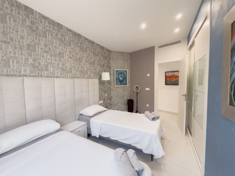 4 bedroom Villa for sale in Calpe / Calp - € 1,899,000 (Ref: 9362832)