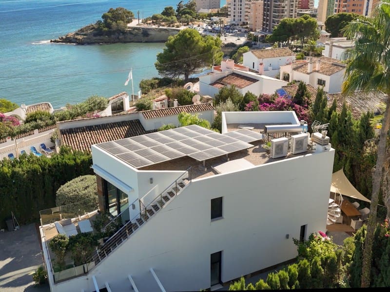 4 bedroom Villa for sale in Calpe / Calp - € 1,899,000 (Ref: 9362832)