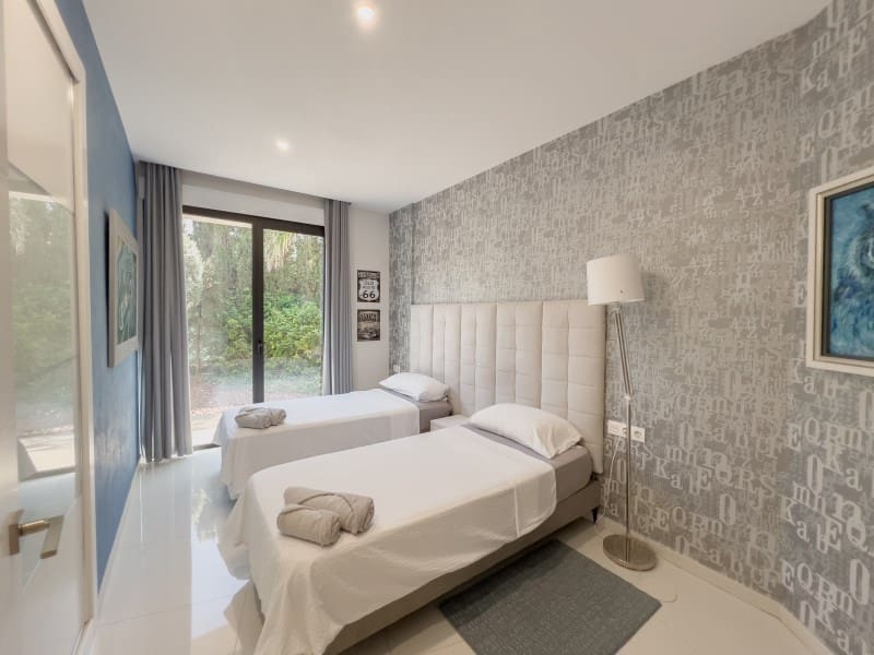 4 bedroom Villa for sale in Calpe / Calp - € 1,899,000 (Ref: 9362832)