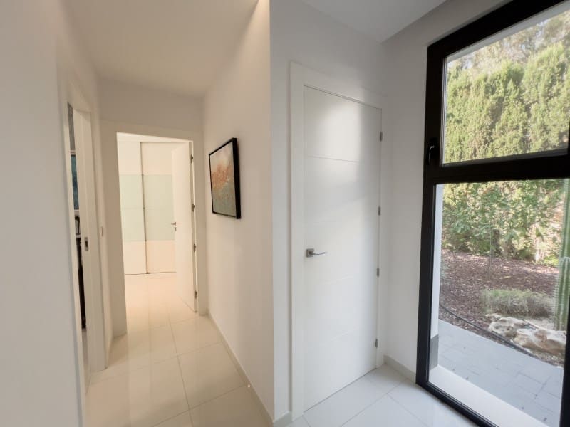 4 bedroom Villa for sale in Calpe / Calp - € 1,899,000 (Ref: 9362832)