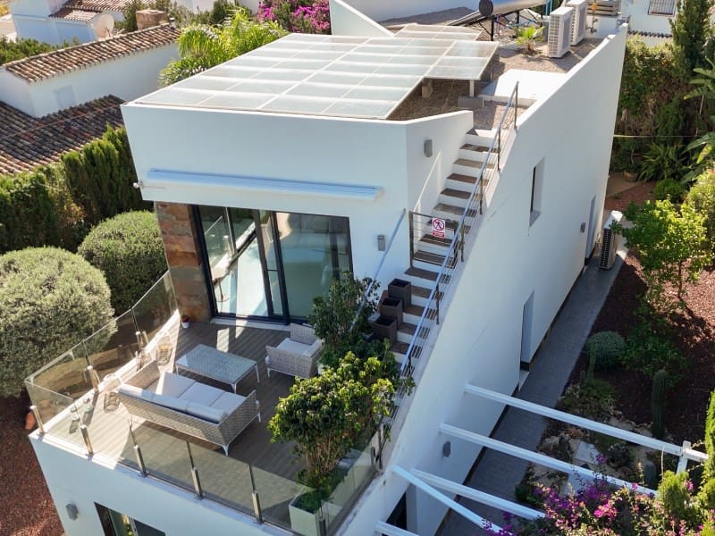 4 bedroom Villa for sale in Calpe / Calp - € 1,899,000 (Ref: 9362832)
