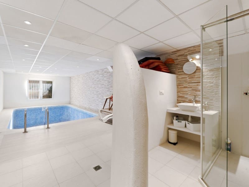 5 chambre Villa/Maison à vendre à La Nucia avec piscine - 730 000 € (Ref: 9394038)