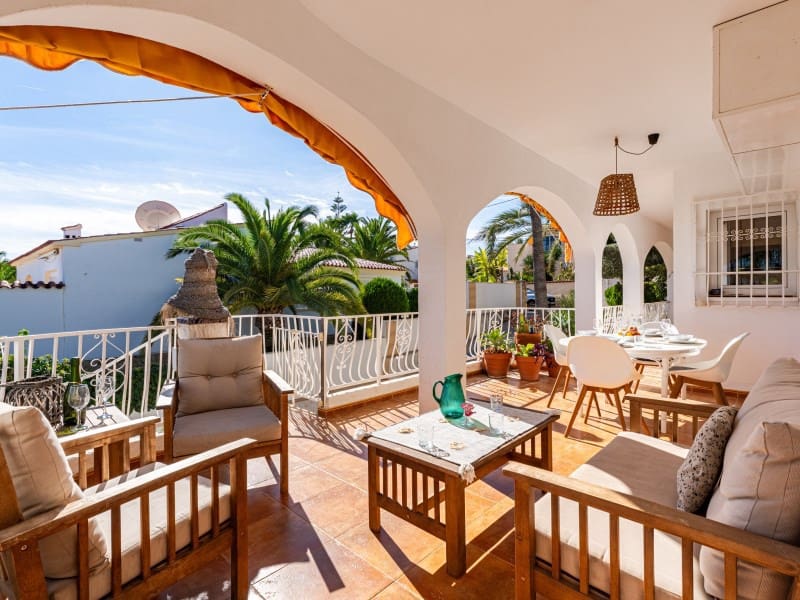 5 chambre Villa/Maison à vendre à La Nucia avec piscine - 730 000 € (Ref: 9394038)