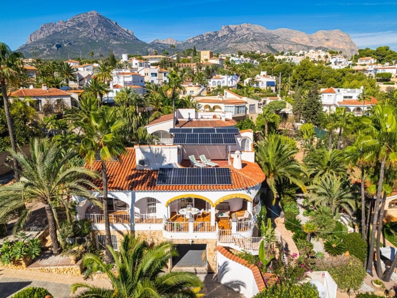 5 chambre Villa/Maison à vendre à La Nucia avec piscine - 730 000 € (Ref: 9394038)