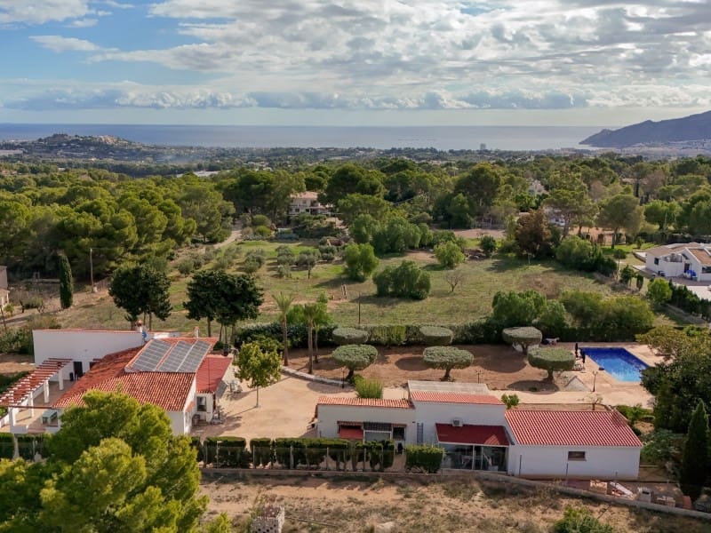 6 bedroom Villa for sale in Albir - € 1,495,000 (Ref: 9394041)