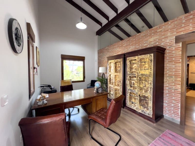 6 bedroom Villa for sale in Albir - € 1,495,000 (Ref: 9394041)