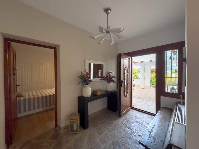 6 bedroom Villa for sale in Albir - € 1,495,000 (Ref: 9394041)