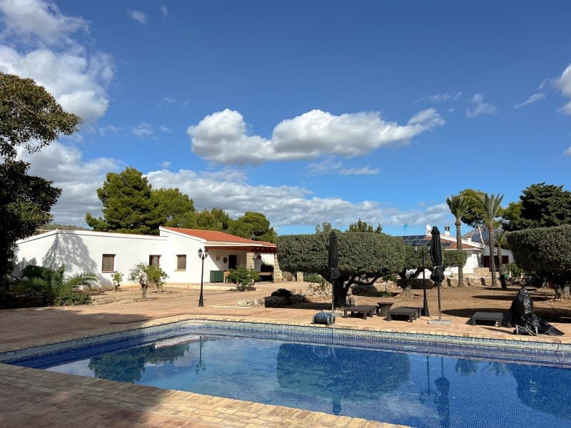 6 bedroom Villa for sale in Albir - € 1,495,000 (Ref: 9394041)