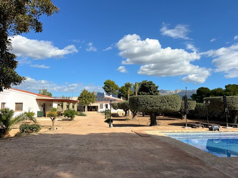 6 bedroom Villa for sale in Albir - € 1,495,000 (Ref: 9394041)