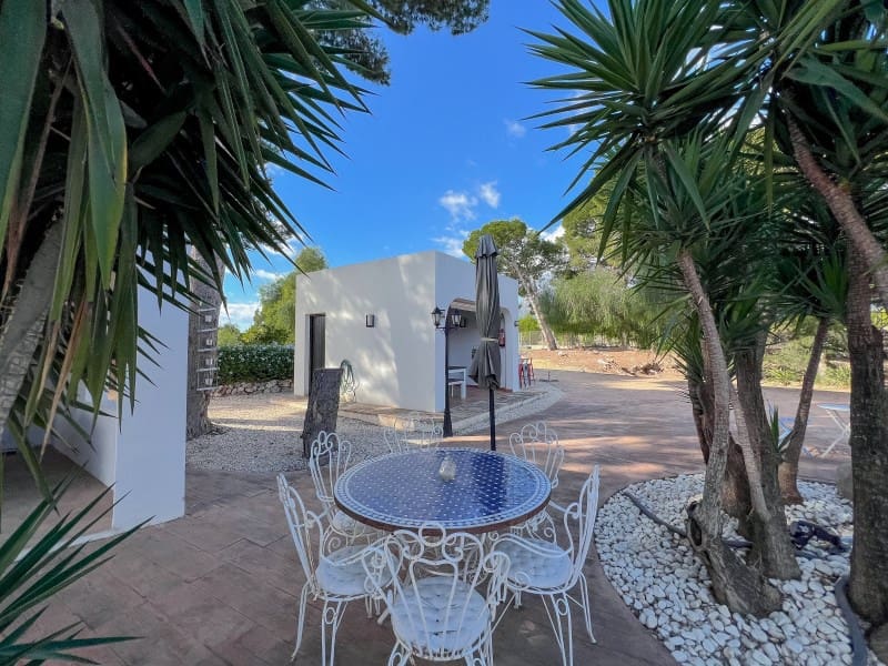 6 bedroom Villa for sale in Albir - € 1,495,000 (Ref: 9394041)