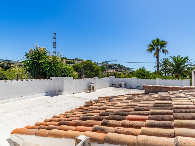 3 makuuhuone Huvila myytävänä paikassa Benissa mukana uima-altaan - 796 000 € (Ref: 9406448)