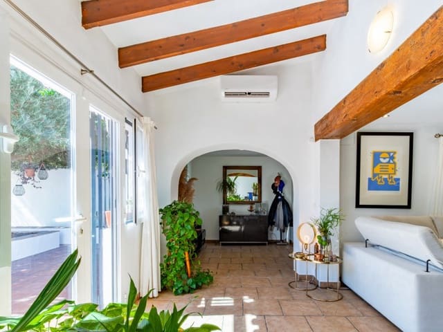 3 makuuhuone Huvila myytävänä paikassa Benissa mukana uima-altaan - 796 000 € (Ref: 9406448)