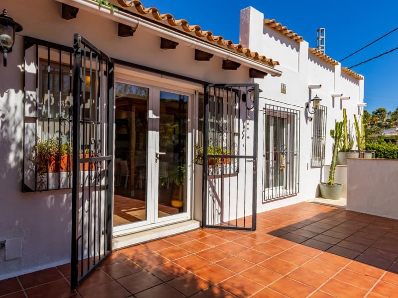 3 makuuhuone Huvila myytävänä paikassa Benissa mukana uima-altaan - 796 000 € (Ref: 9406448)