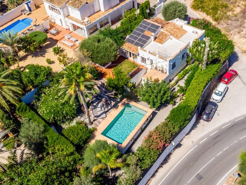 3 makuuhuone Huvila myytävänä paikassa Benissa mukana uima-altaan - 796 000 € (Ref: 9406448)