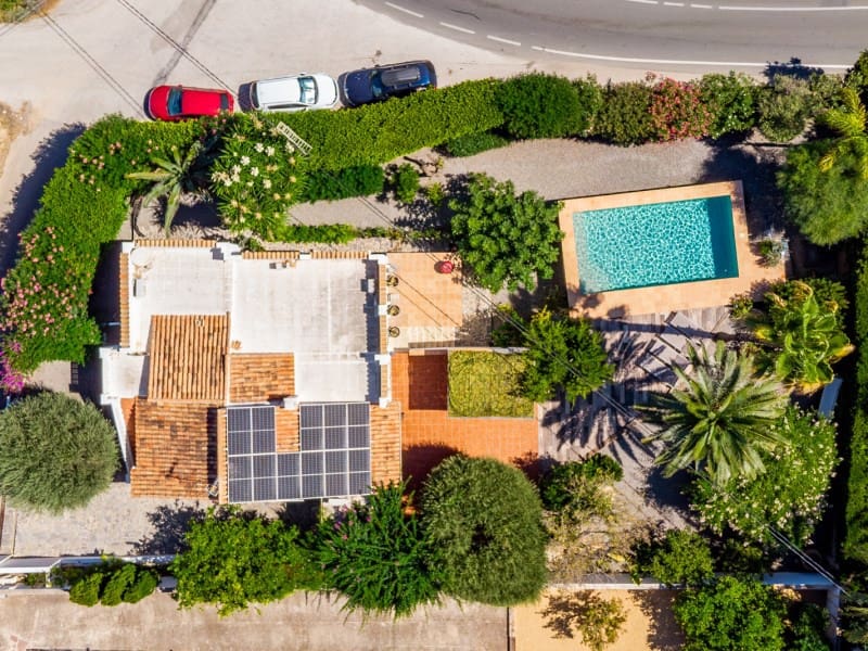 3 makuuhuone Huvila myytävänä paikassa Benissa mukana uima-altaan - 796 000 € (Ref: 9406448)