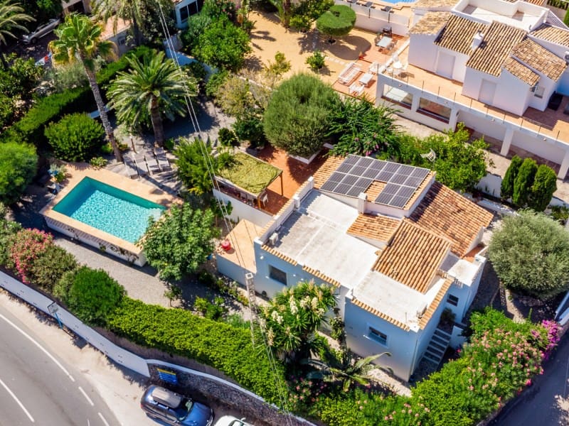 3 makuuhuone Huvila myytävänä paikassa Benissa mukana uima-altaan - 796 000 € (Ref: 9406448)