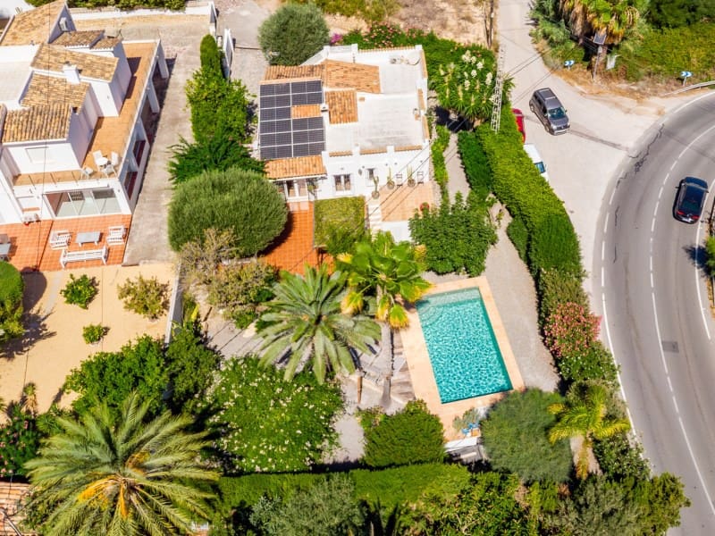 3 makuuhuone Huvila myytävänä paikassa Benissa mukana uima-altaan - 796 000 € (Ref: 9406448)