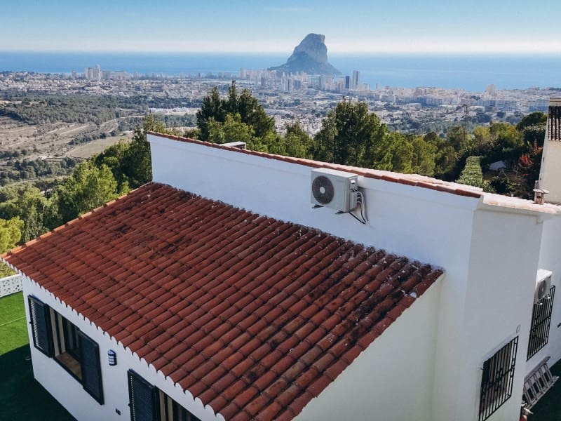 Chalet de 3 habitaciones en Calpe / Calp en venta con piscina garaje - 950.000 € (Ref: 9516147)