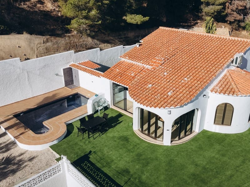 Chalet de 3 habitaciones en Calpe / Calp en venta con piscina garaje - 950.000 € (Ref: 9516147)