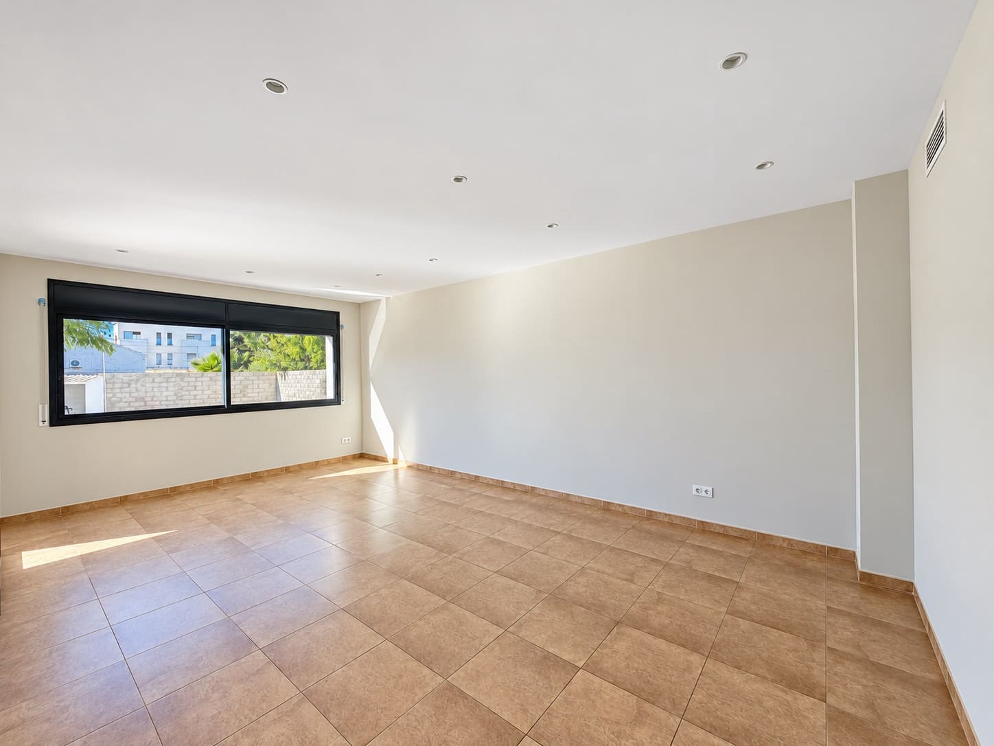 5 slaapkamer Huis te koop in Deltebre met zwembad garage - € 430.000 (Ref: 10172808)